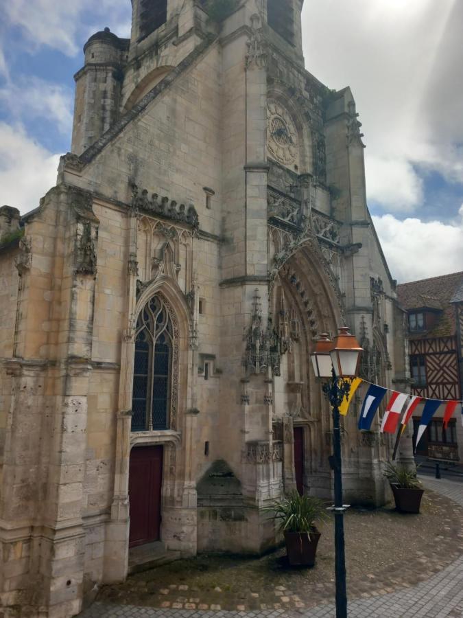 Le Leon Apartamento Honfleur Exterior foto